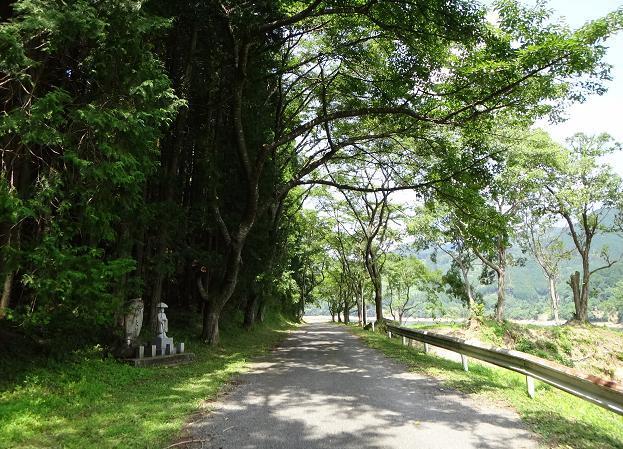 10　大師様がいらっしゃいます.JPG