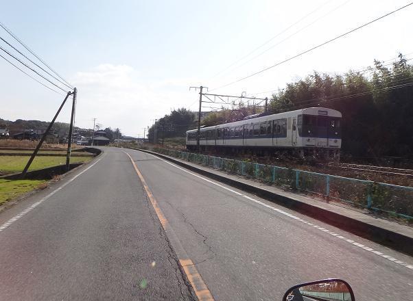 10　電車をみたら追え.JPG