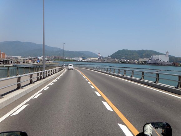 12　ちょっと街を抜けます.JPG