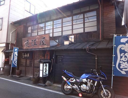 12　煙ってるのは鰻の煙.JPG