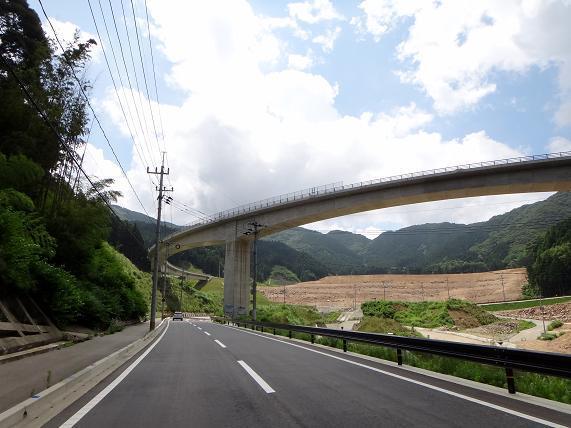 13　佐賀の山も整備の波がやってきてる.JPG
