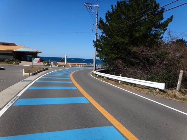 14　カラフルな道.JPG