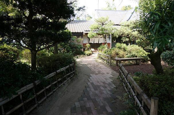 14　広い田舎らしい庭.JPG