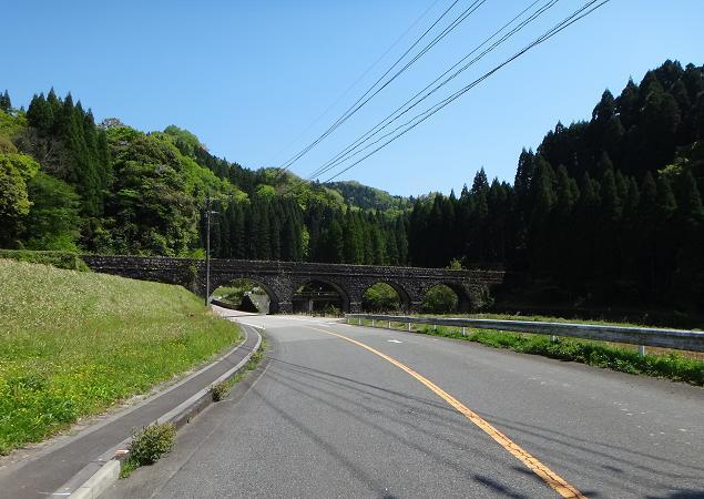 16　何処を走っていても石橋に当たるステキた場所.JPG