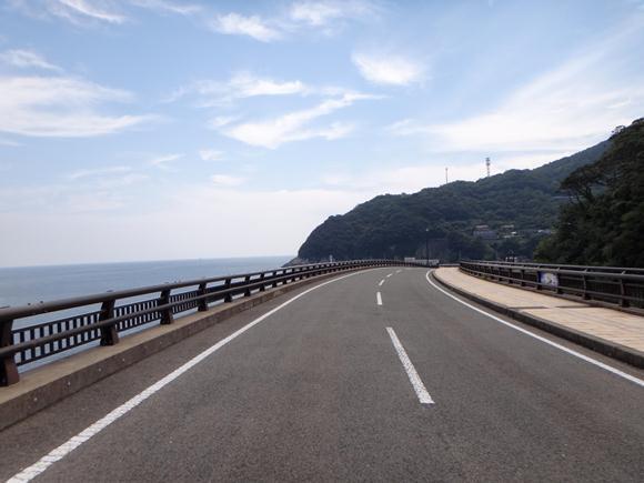 16　海に飛び出した道.JPG