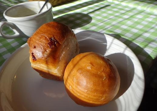 16　焼きたてパン.JPG