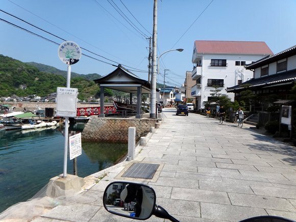 17　海に根付いた町並み.JPG