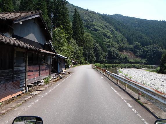 18　川遊びし放題の集落.JPG