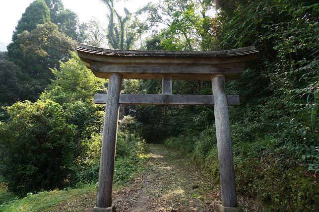 19　木製の鳥居.JPG