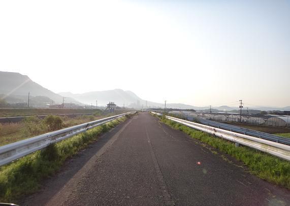 1　朝の香春.JPG