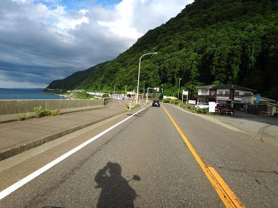 20　しばらく海沿いを走る.JPG
