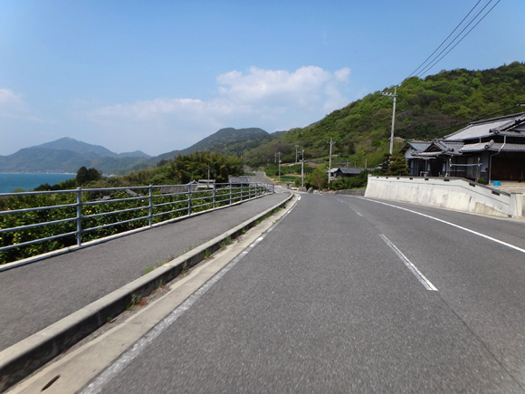 22　大三島の外周路は快適です.JPG