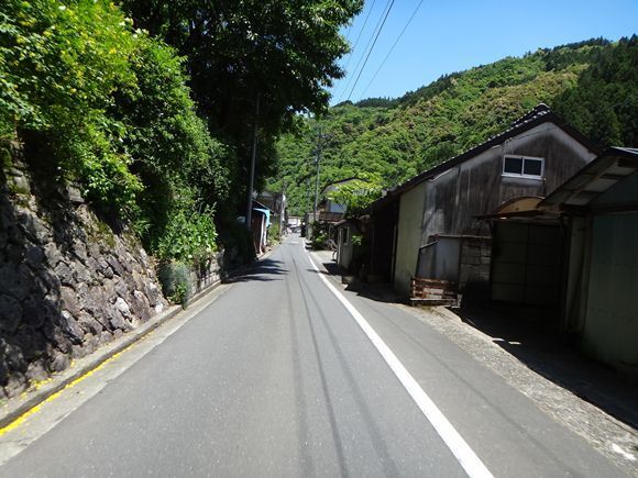 22　山道の途中の町.JPG