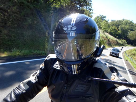 24　信じてもらえ無いかもしれないけど後ろの車を撮ってます.JPG