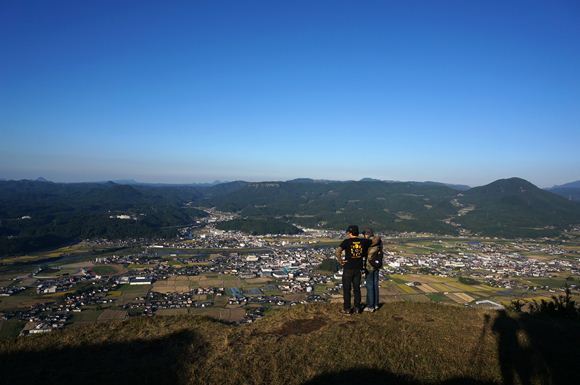 29　せんべいさんに下界を説明.JPG