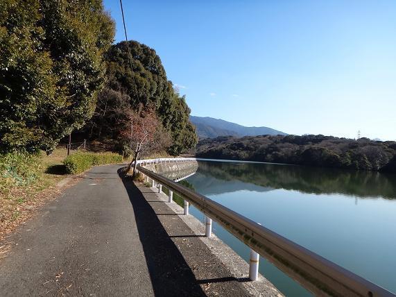 2　遺跡のある池.JPG