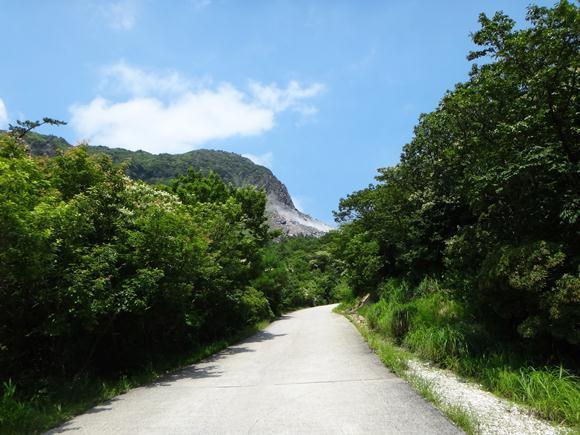 31　湯気が出る山へ.JPG