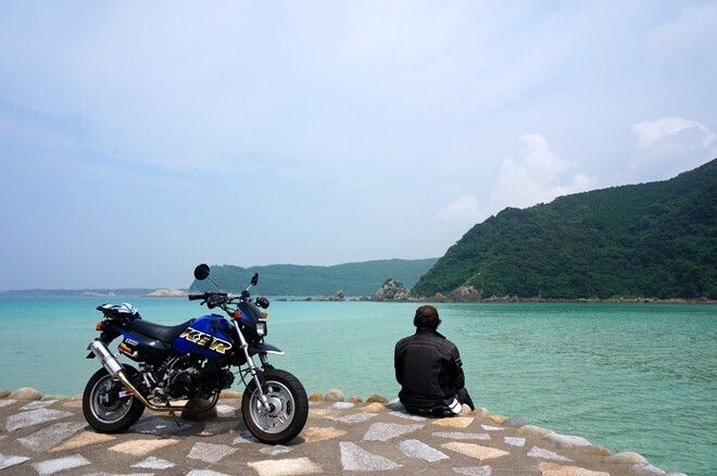 32　青奴に乗って青い海を見る.JPG