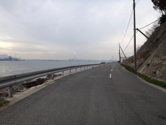35　海峡沿いの道.JPG