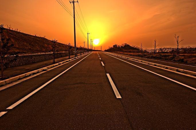 39　黄砂ふるなかの夕日.JPG