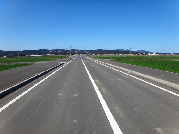4　どこにも抜けないので車は無し.JPG