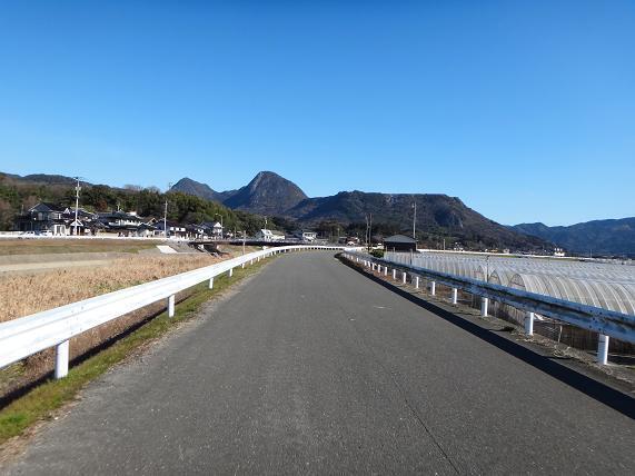 4　炭坑節の山.JPG