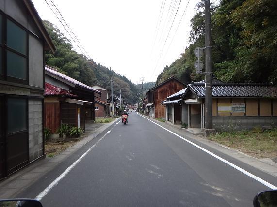 5　ローカルな道.JPG