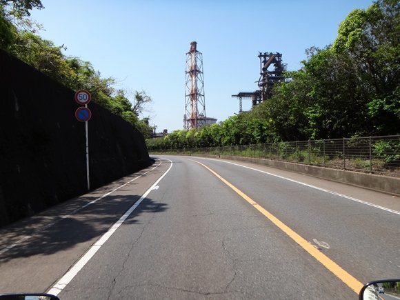 7　製鉄所の真横の道.JPG