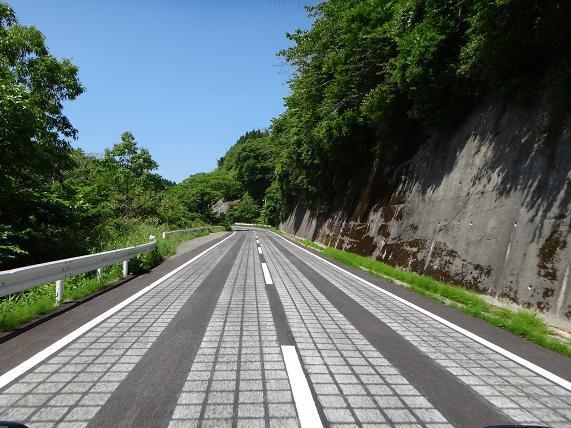 9　珍しい道路処理発見.jpg