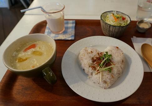 カレーが飲み物って言ってる意味が判ってもらえると思う.JPG