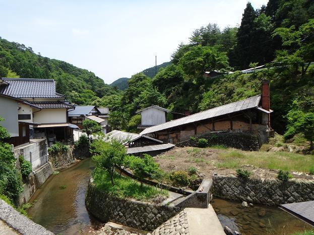 １２　いまでも水力で土を作っています.JPG