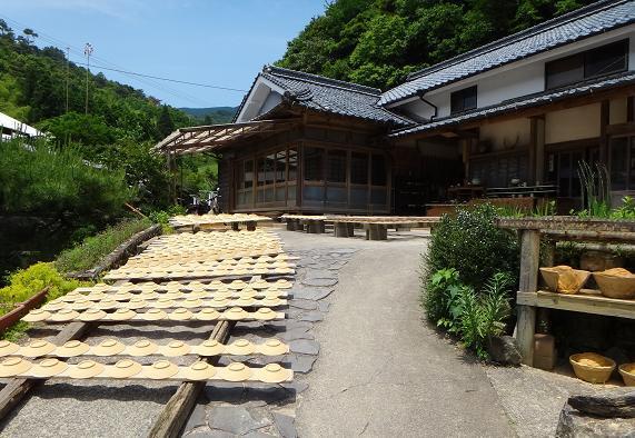１３　とびかんなって言う技法が有名なんだよ.JPG